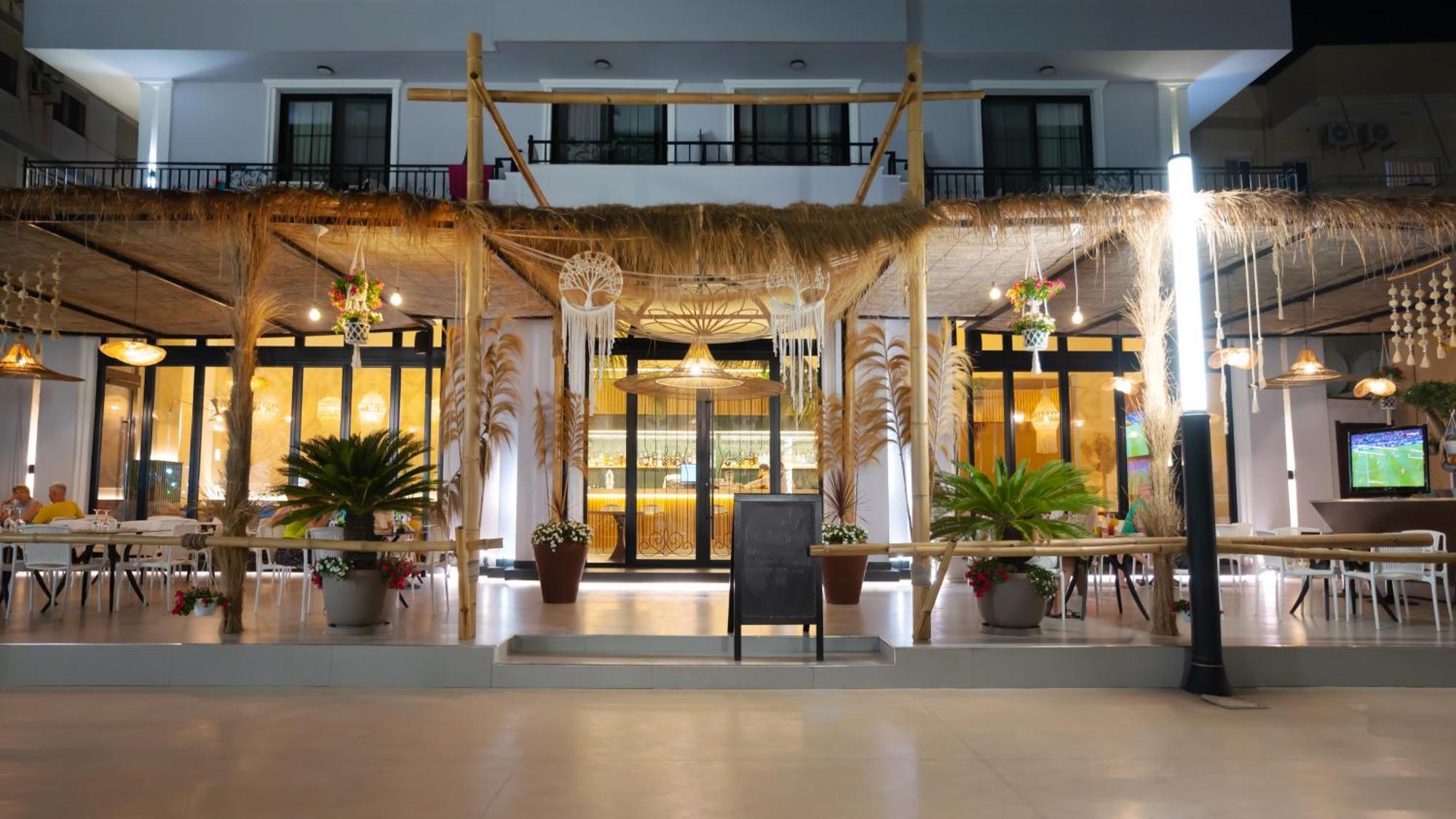 Hotel Saly Durrës Exterior foto