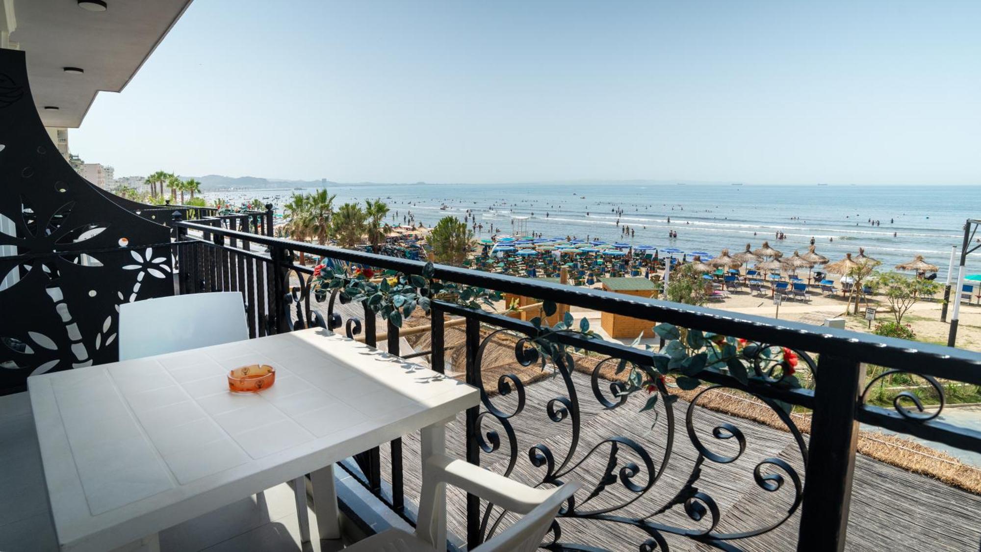 Hotel Saly Durrës Exterior foto